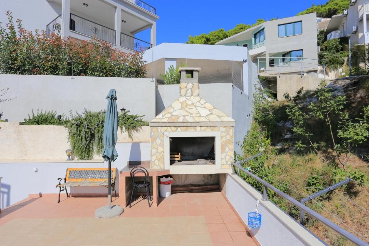 Apartments By The Sea Brela, Makarska - 6688 ภายนอก รูปภาพ