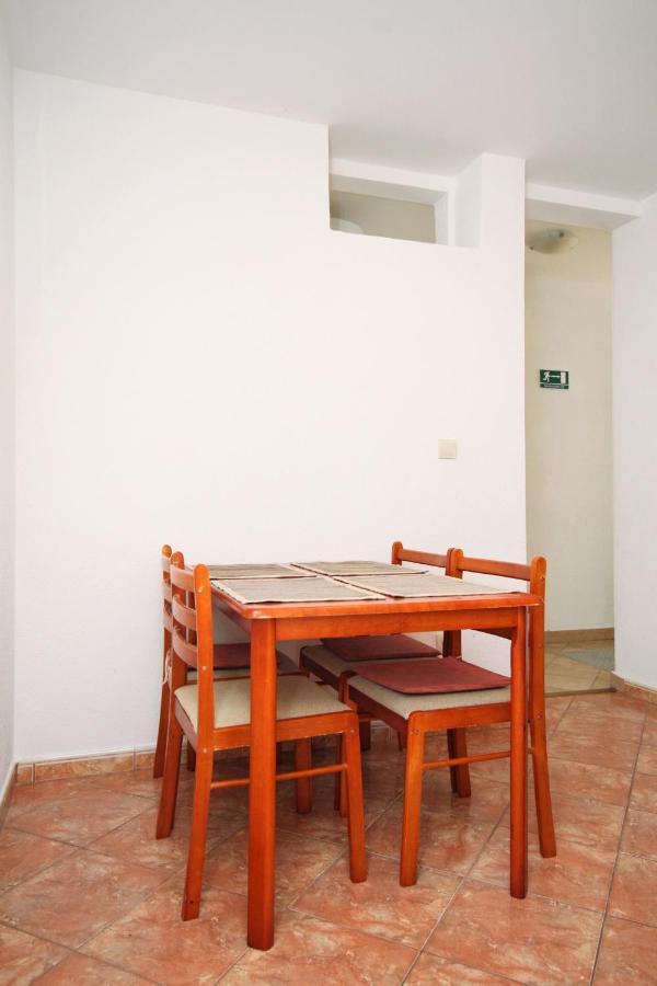 Apartments By The Sea Brela, Makarska - 6688 ภายนอก รูปภาพ