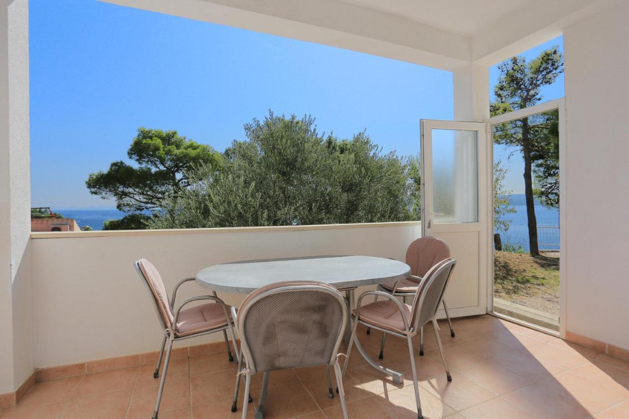 Apartments By The Sea Brela, Makarska - 6688 ภายนอก รูปภาพ