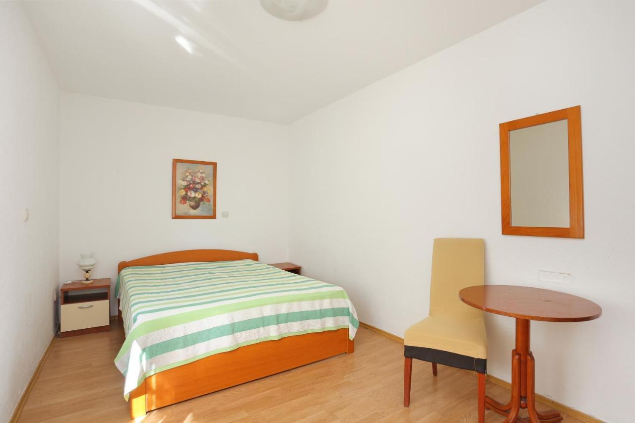 Apartments By The Sea Brela, Makarska - 6688 ภายนอก รูปภาพ
